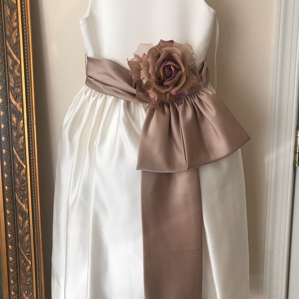 Us angels dress . NWT size 5